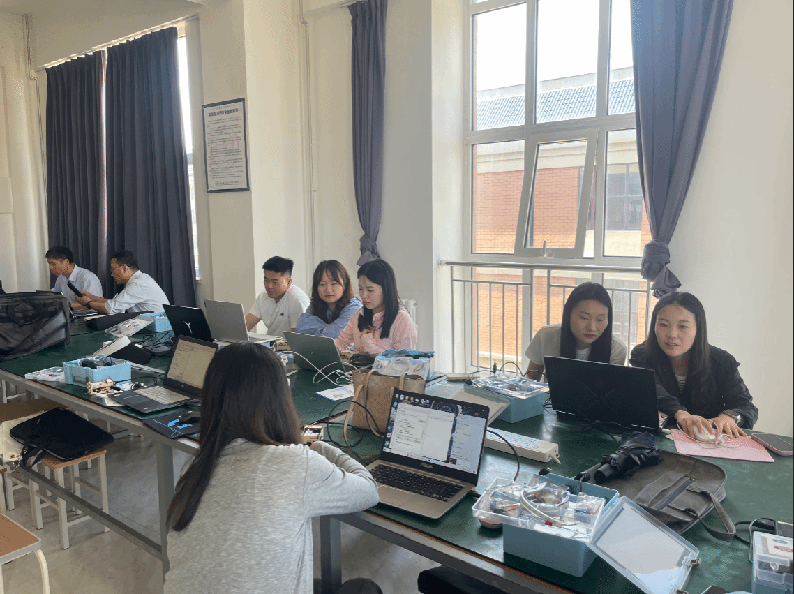 Betway必威西汉姆联开展树莓派套件使用专题培训